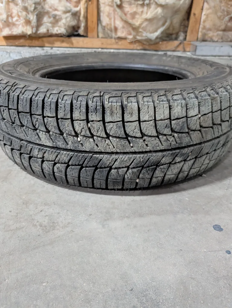 (1)-195/65R15 Michelin X-Ice Winter Tire image indicator(7)