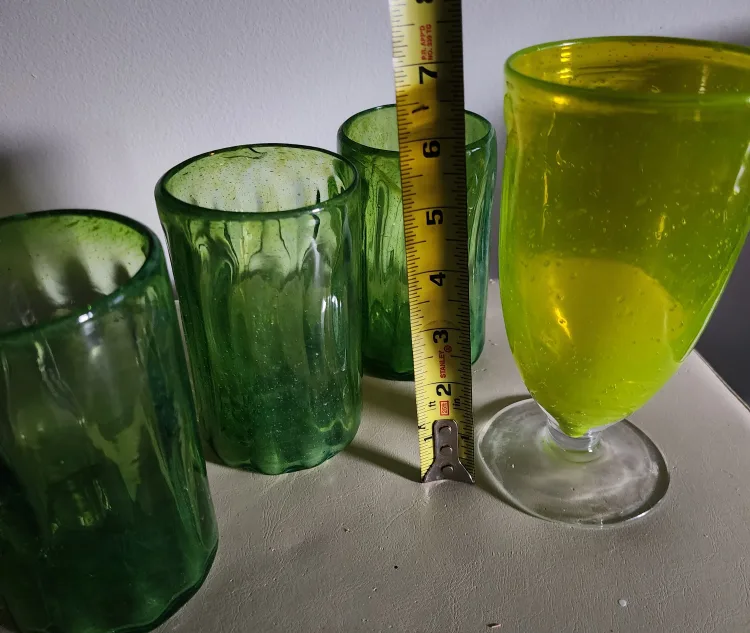Green Hand Blown Glass Cup Set image indicator(3)