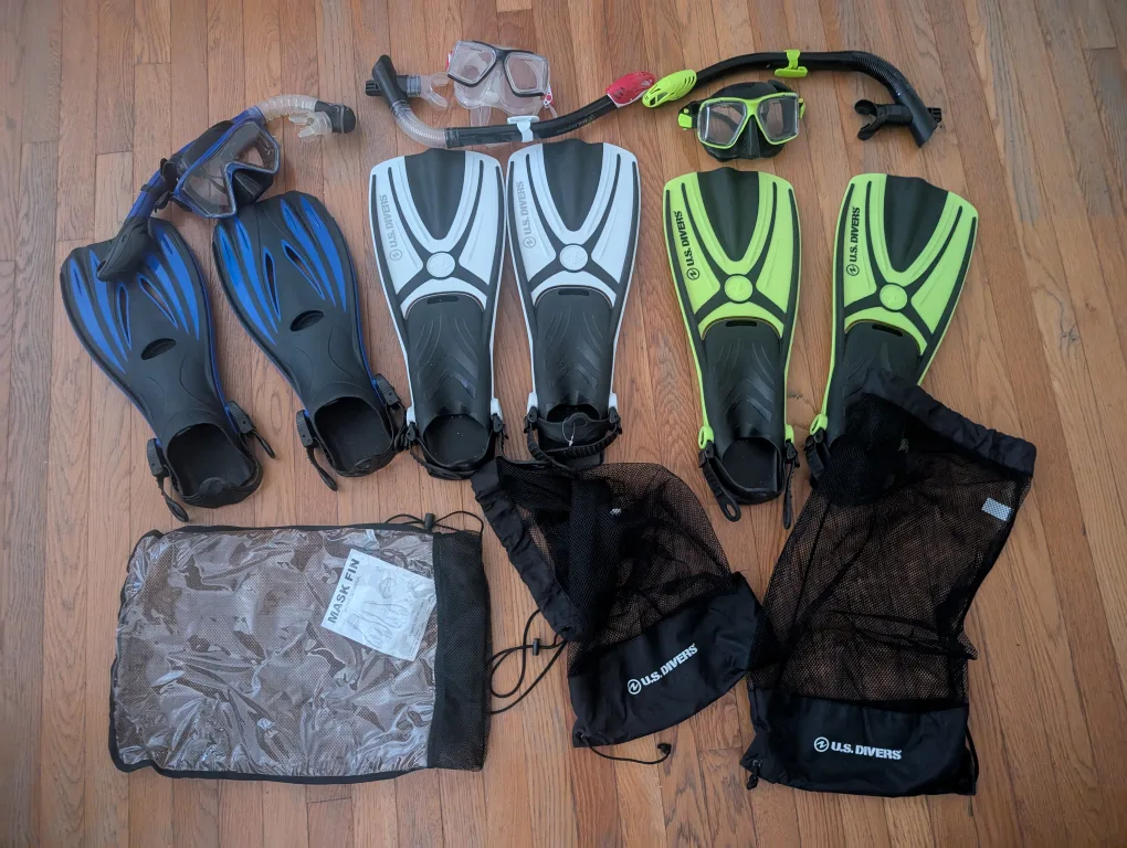 Snorkel Set: Fins, Mask & Snorkel, $10 each(2 Large 1 medium) thumbnail