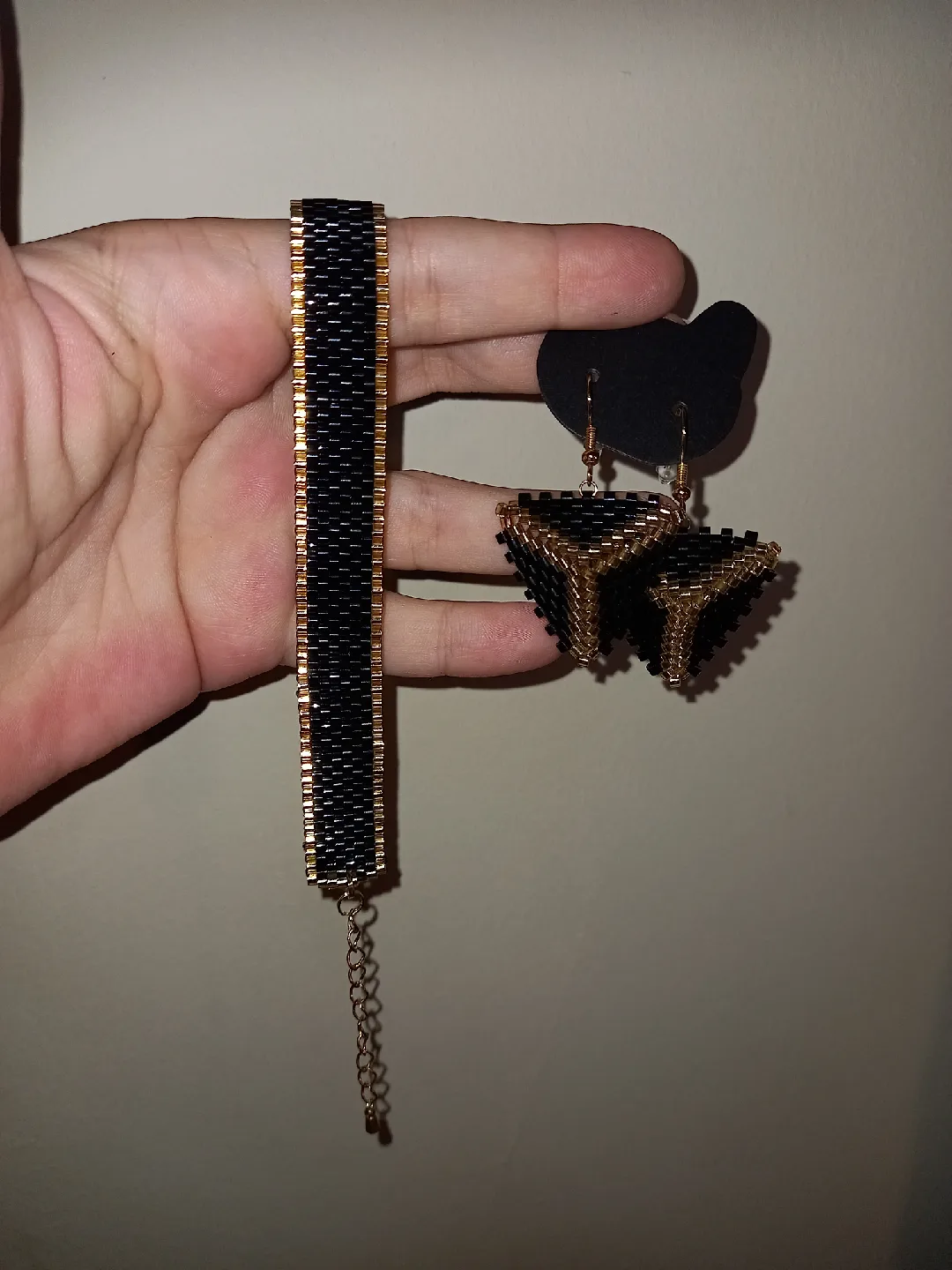 Handmade Beaded Bracelet & Earrings Set image indicator(3)