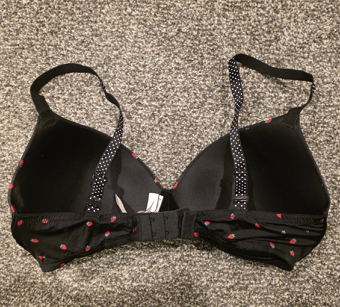 Victoria's Secret Bra - 36DD - Strawberry Print - photo 2