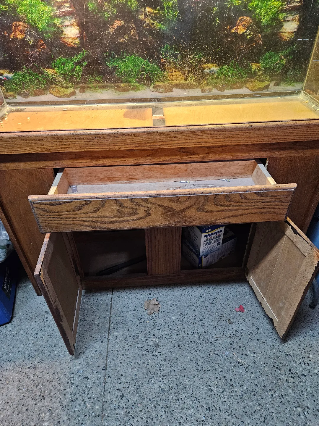 50 gallon Fish Tank with oak Stand image indicator(2)