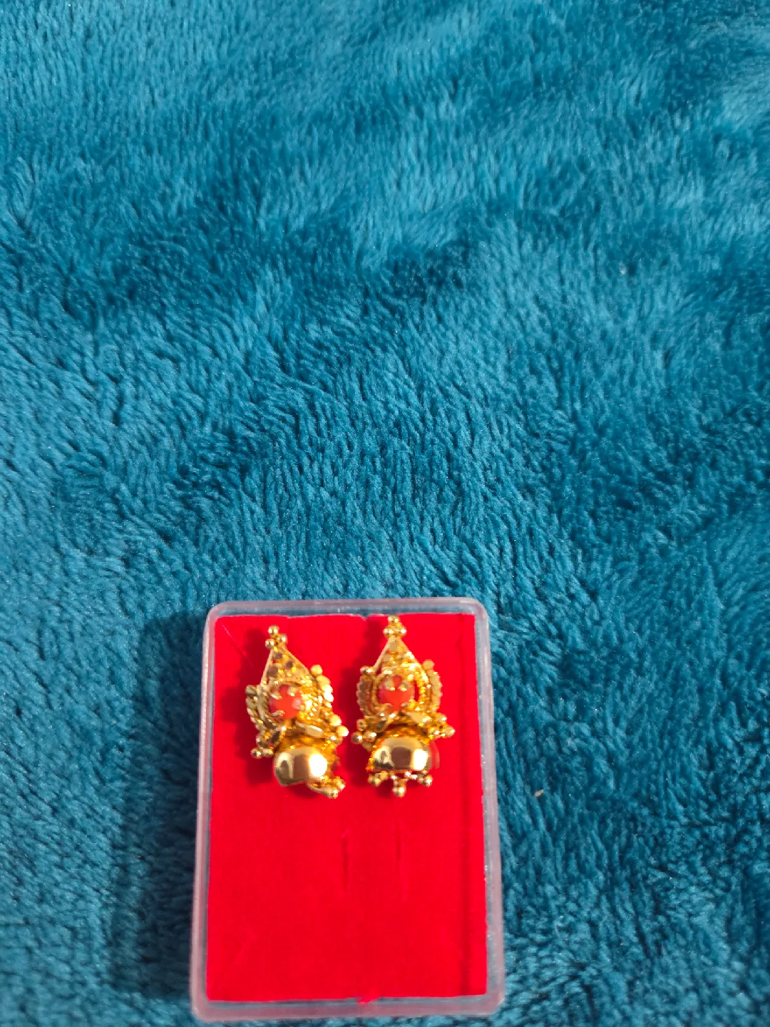 Gold Coloured Earrings Set of 5 image indicator(3)