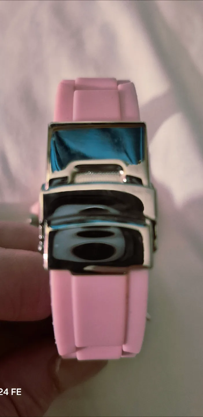 pink  Joan Rivers  watch image indicator(2)