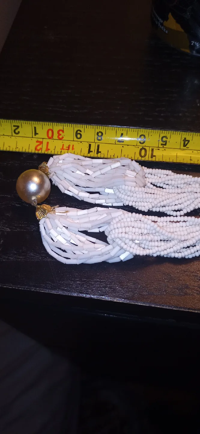 White Beaded Necklace with Pearl Accents image indicator(5)