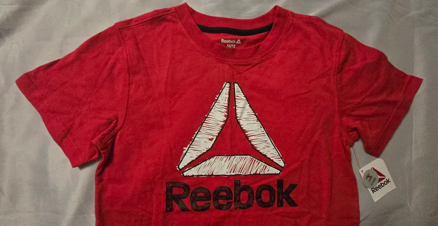 NEW! Reebok Red T-Shirt - Size 10/12 image indicator(3)