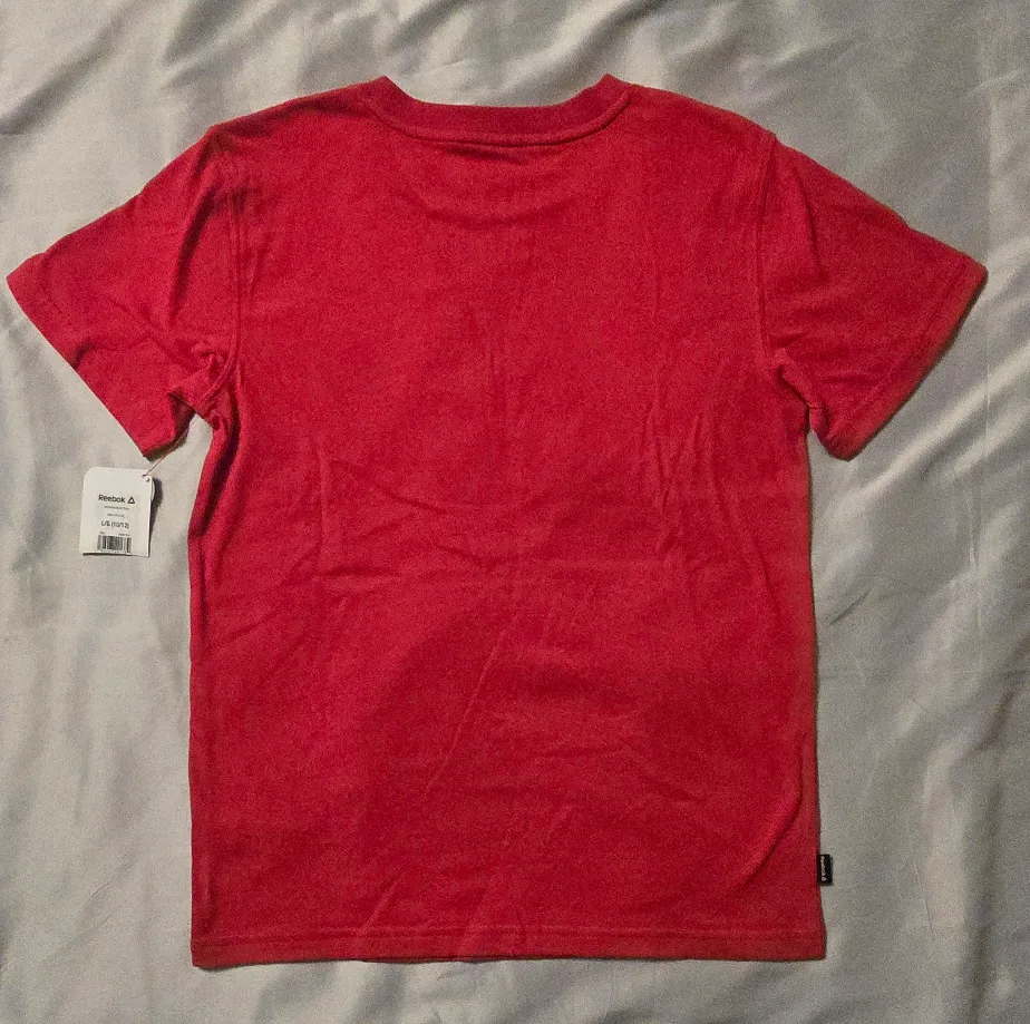 NEW! Reebok Red T-Shirt - Size 10/12 image indicator(5)