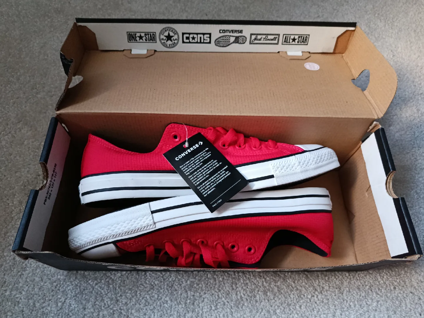 New Converse All Star Red Sneakers with Box.Unisex M9.5 W11.5 image indicator(2)