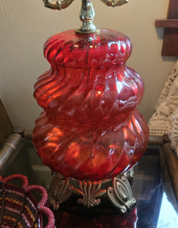 Rare 1970's Hollywood Regency Red Hurricane Parlor/Bordello lamp - photo 2