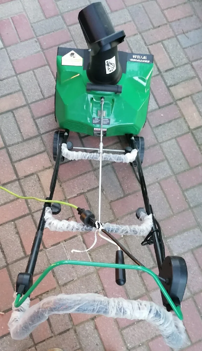 Certified 18" Electric Snow Blower - Like New! image indicator(2)