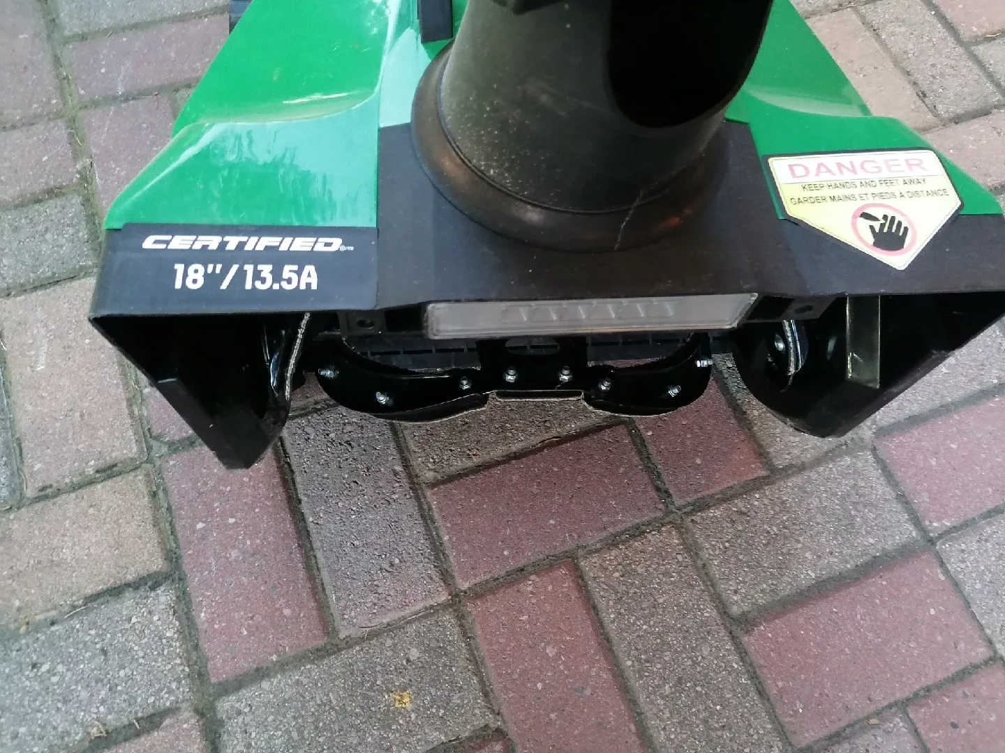 Certified 18" Electric Snow Blower - Like New! image indicator(3)