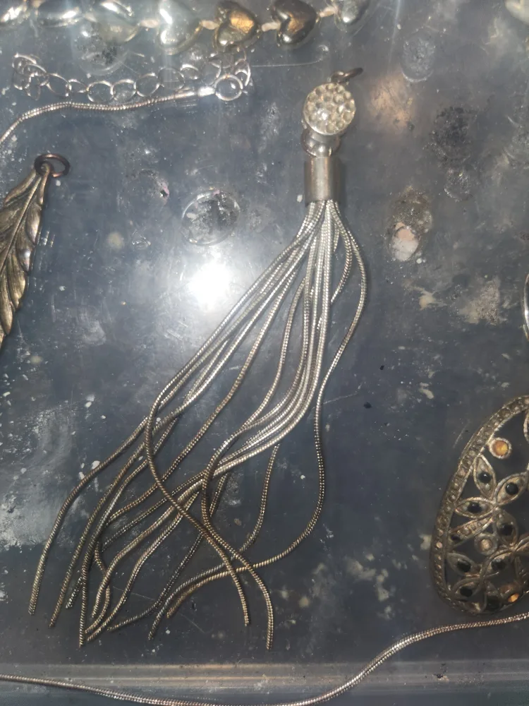 Mixed Lot of Vintage Charms+ chains image indicator(2)