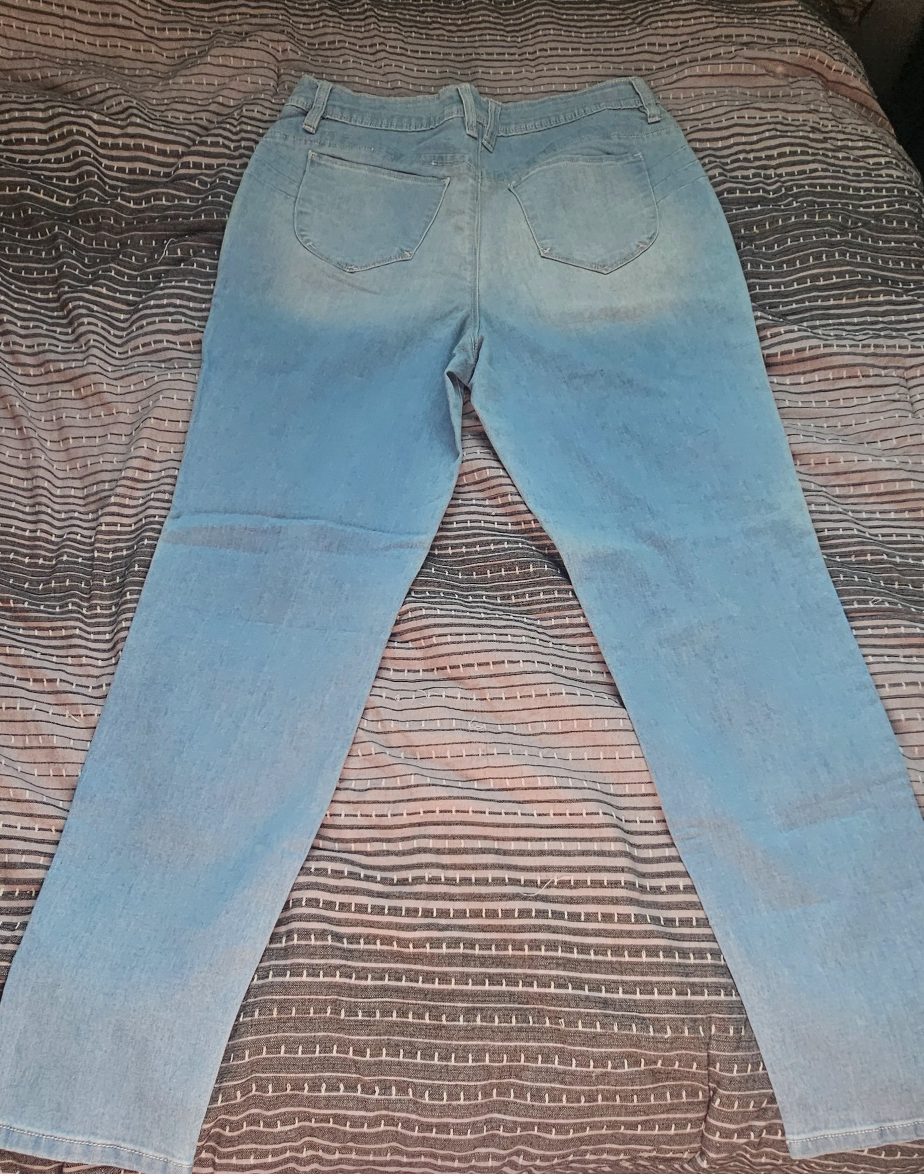 Fasbion Nova - Light Blue Denim Jeans- high stretch - photo 2