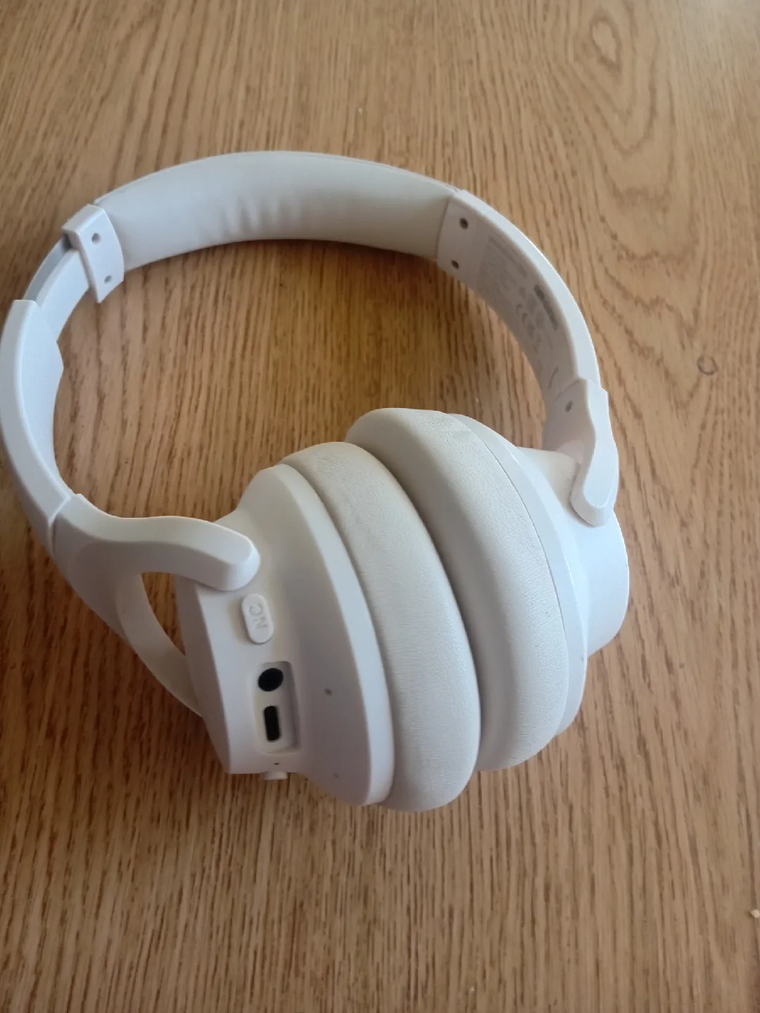 Soundcore Q20i Wireless Headphones - Cream image indicator(2)
