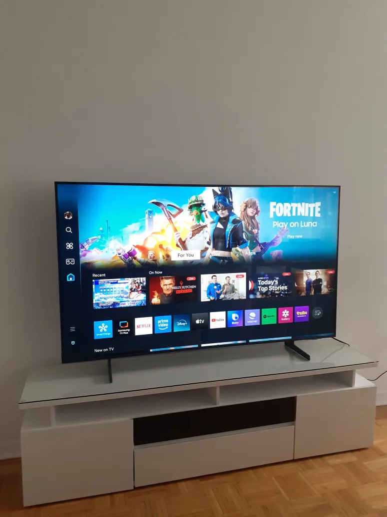 Samsung 4K UUD Smart TV&White TV Stand with Glass Top thumbnail