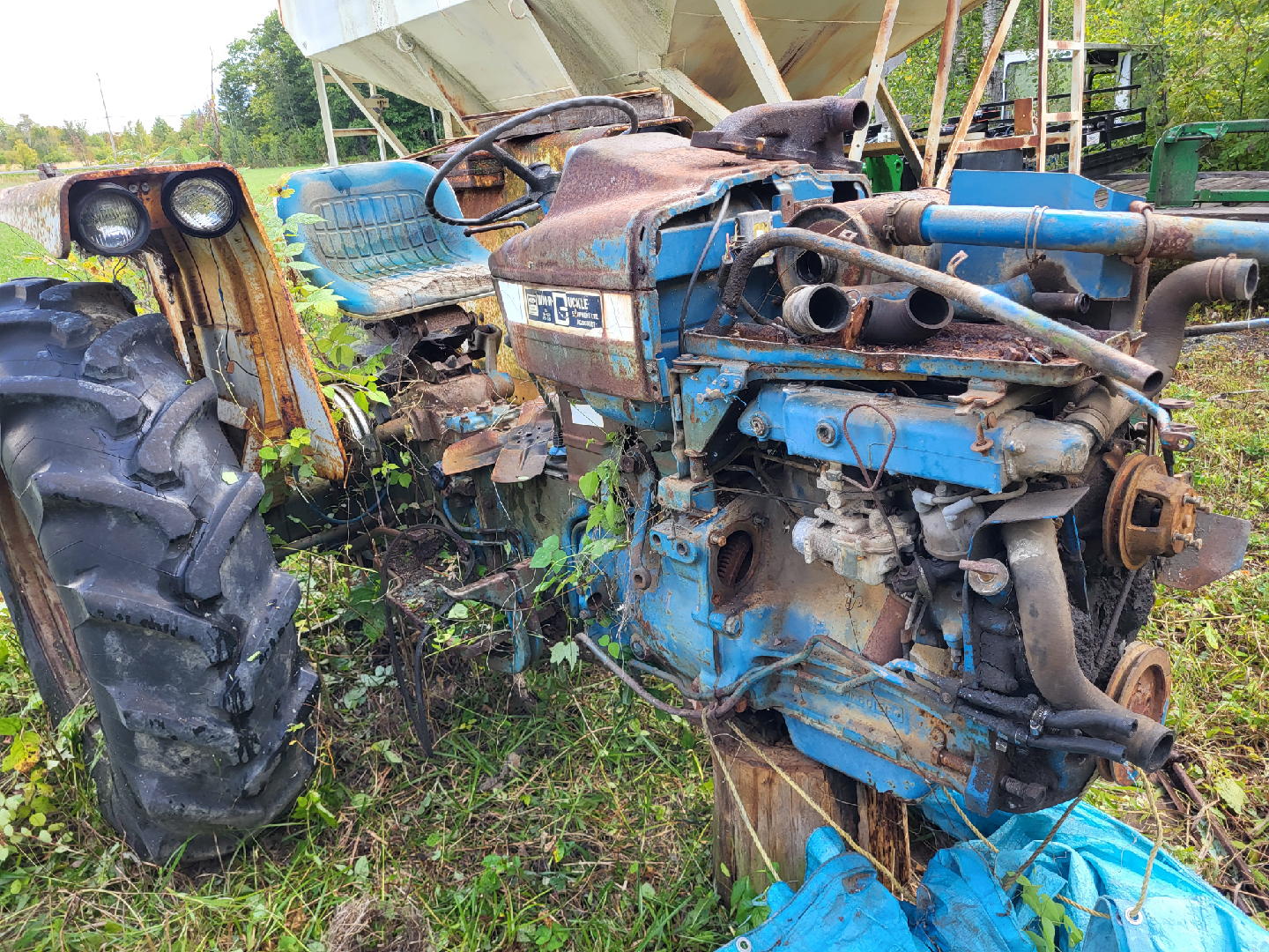 Vintage Ford 3600 gas Tractor - Parts or Restoration Project - photo 5