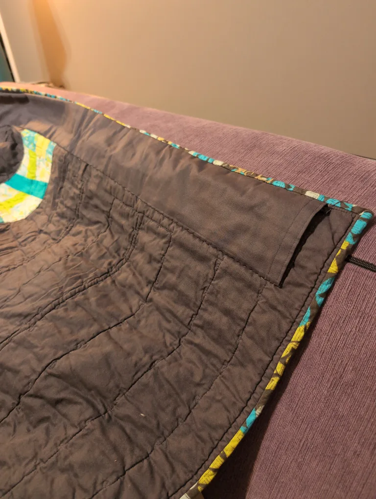 Handmade Quilt - Wonky Crisscrosses Design image indicator(3)