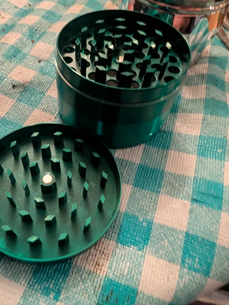 Metal Herb Grinder - Tree of Life Design image indicator(2)