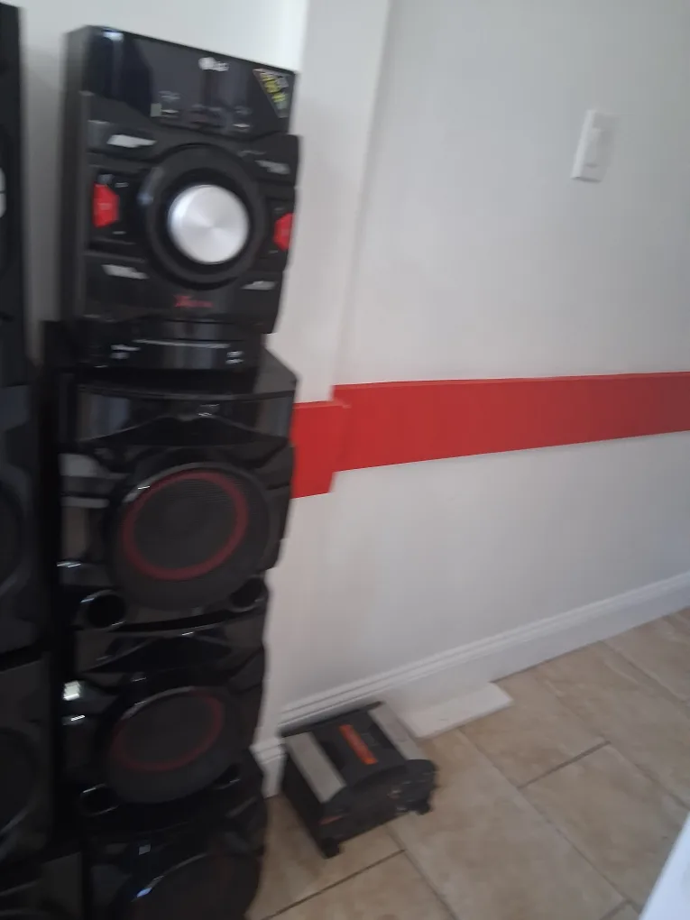 LG XBOOM CM9530 Hi-Fi Entertainment System image indicator(2)