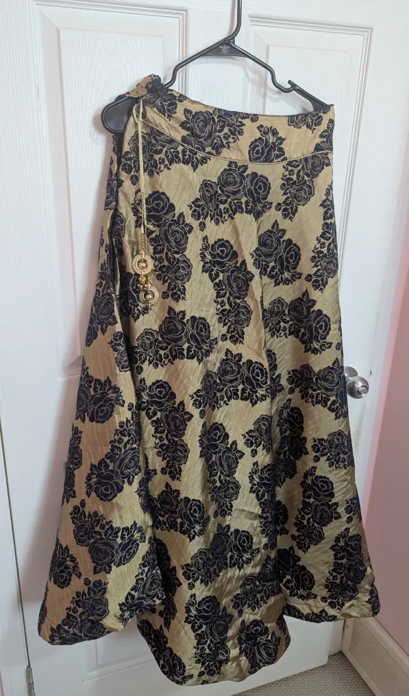 Indian Lehenga Choli Set - Navy & Gold image indicator(3)