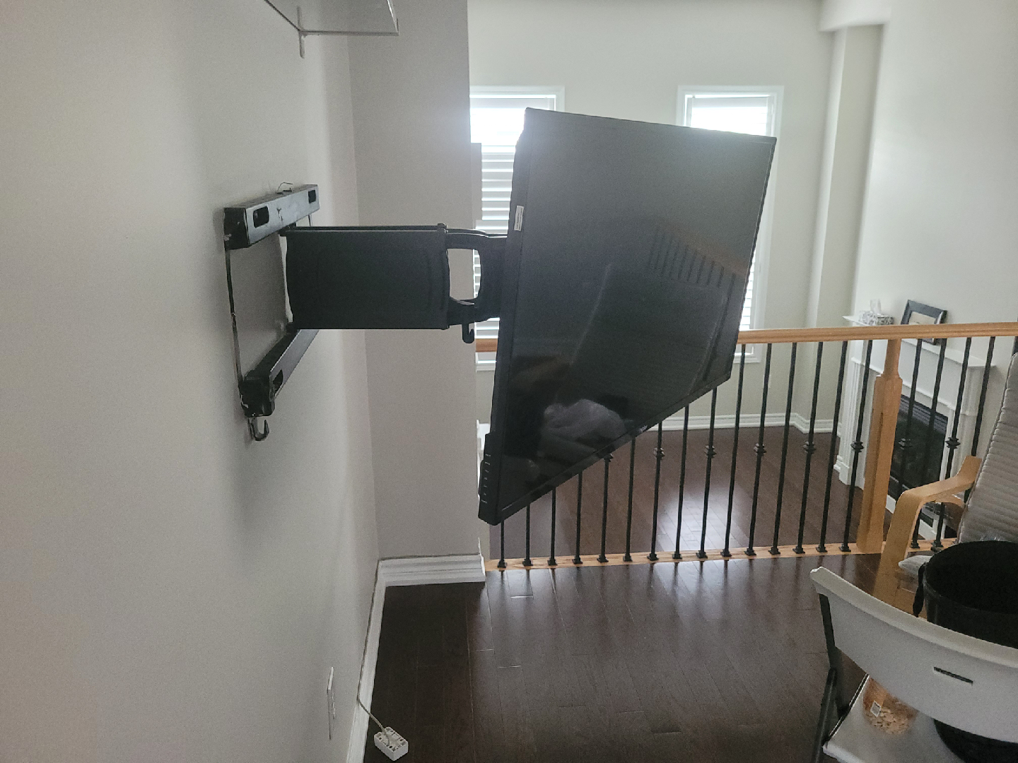 AVA Multiposition TV Wall Mount 30-90 in - photo 5