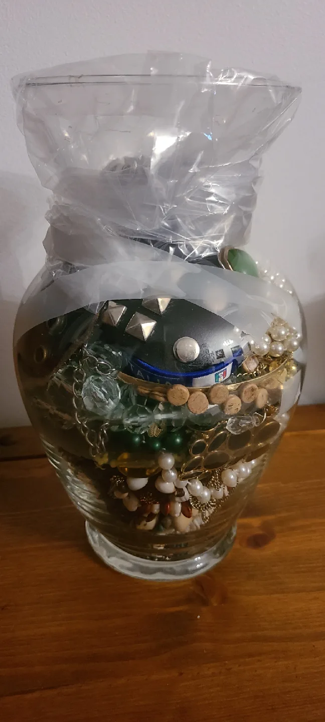Jar of Assorted Jewellery image indicator(6)