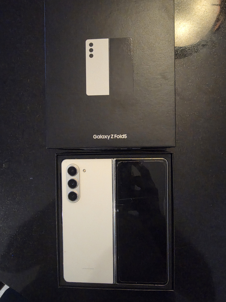 Samsung Galaxy Z Fold5 - 256GB - perfect condition