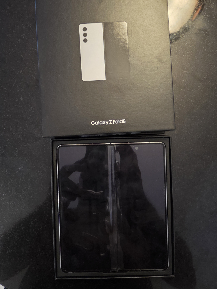 Samsung Galaxy Z Fold5 - 256GB - perfect condition - photo 2