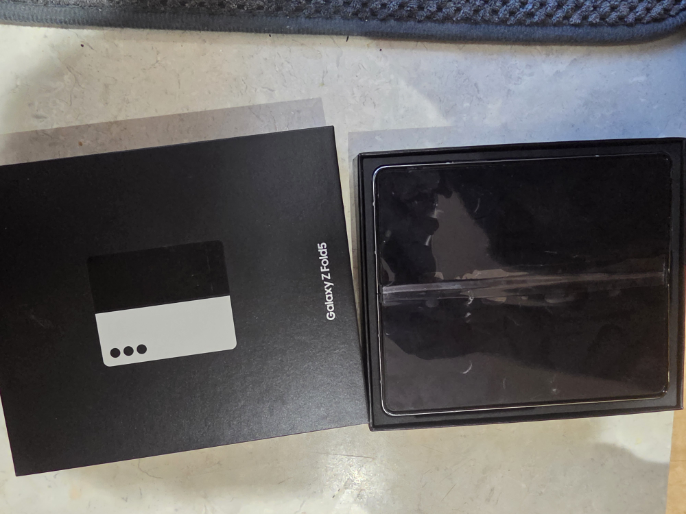 Samsung Galaxy Z Fold5 - 256GB - perfect condition - photo 3