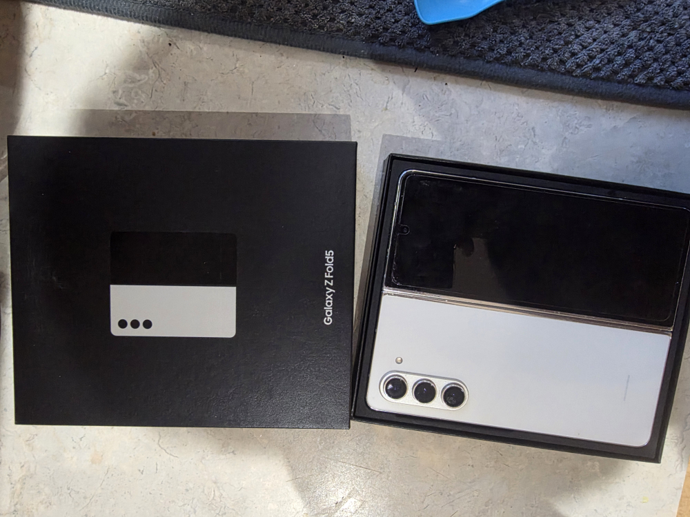 Samsung Galaxy Z Fold5 - 256GB - perfect condition - photo 4