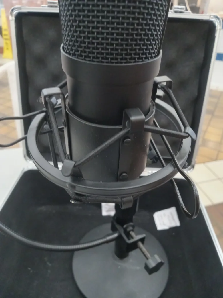 Maono Microphone with Stand & Case image indicator(5)