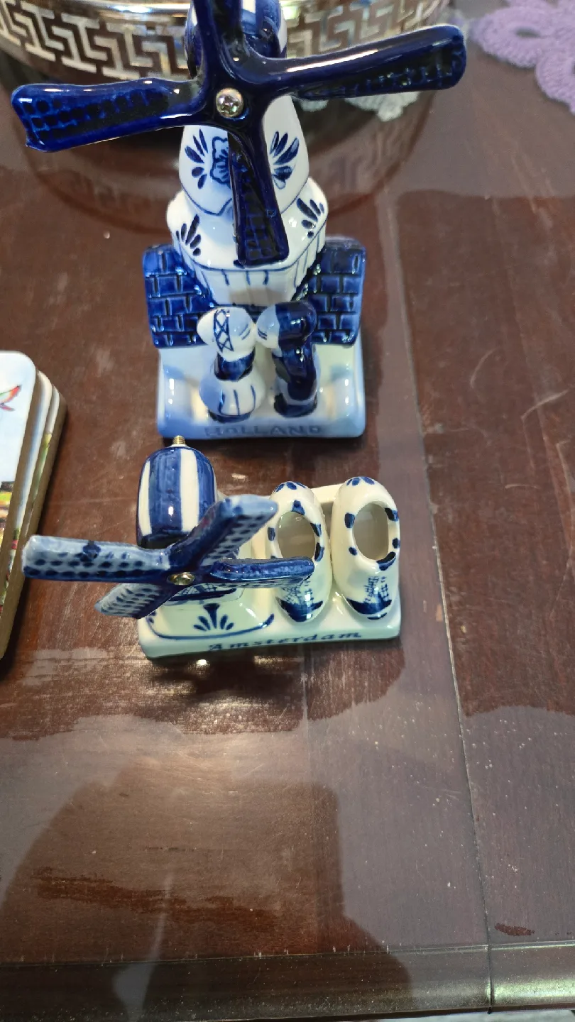 Delft Holland Windmill & Clogs image indicator(2)