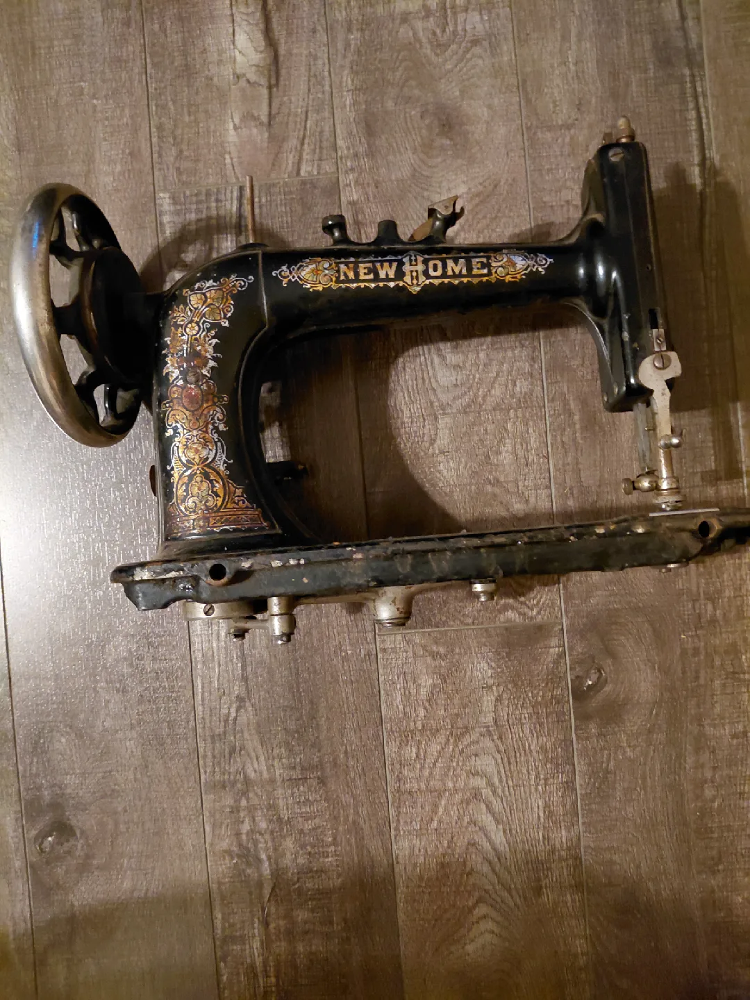 Antique New Home Sewing Machine thumbnail
