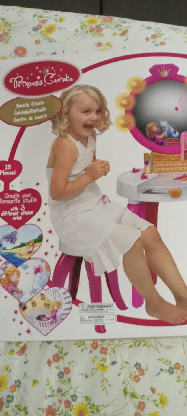 Princess Coralie Beauty Studio with Stool image indicator(5)