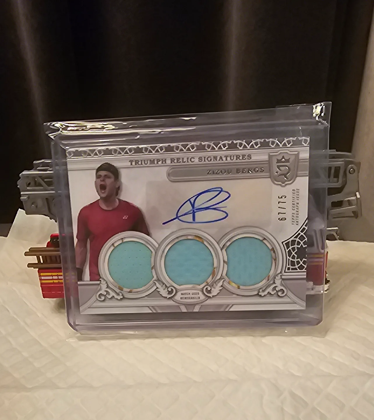 Zizou Bergs Topps Relic Signatures Card thumbnail