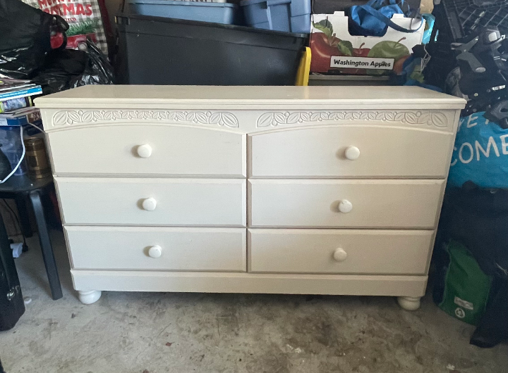 White 6-Drawer Dresser