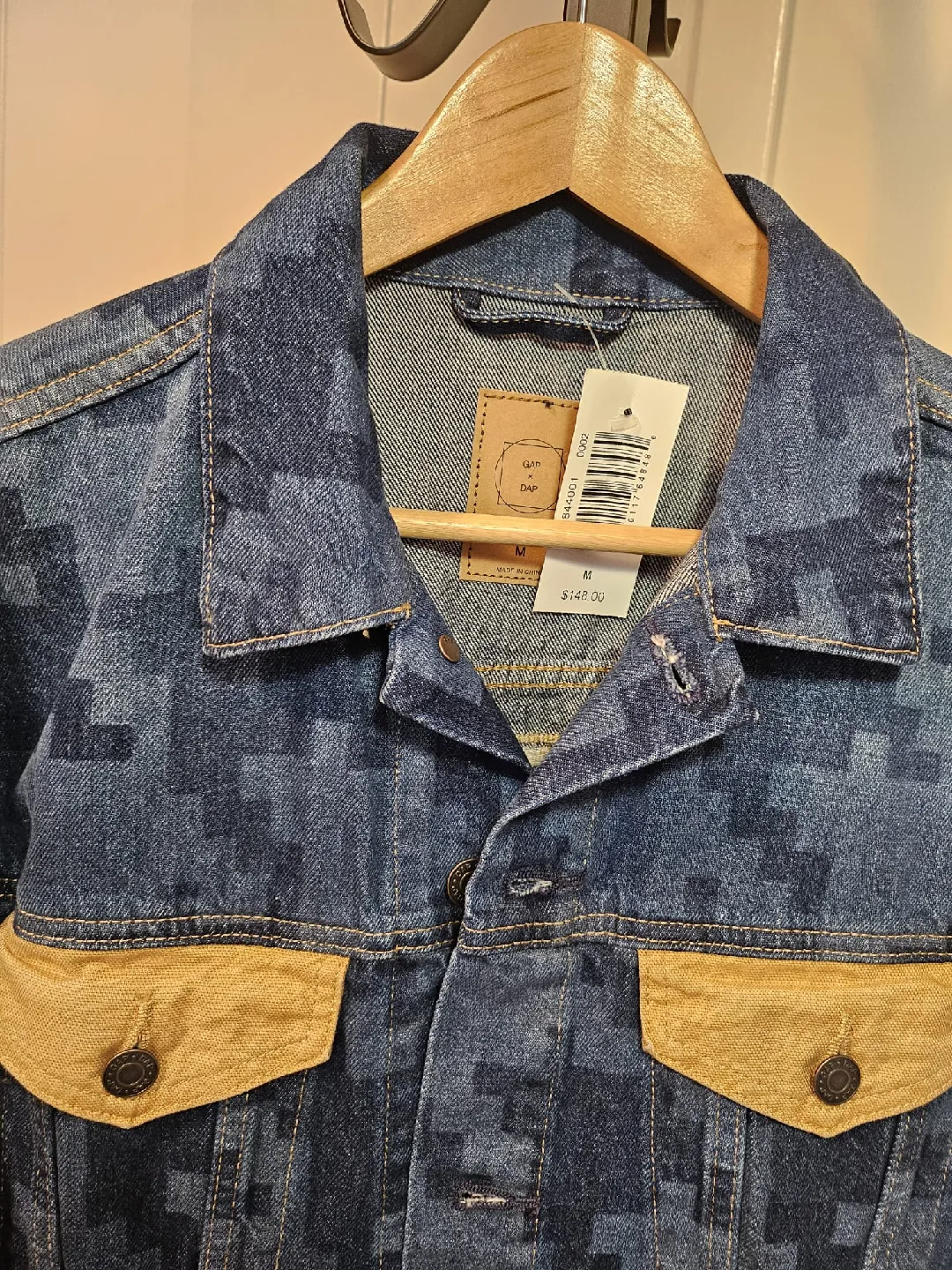 GAP Harlem Denim Jacket - Size M - New! image indicator(2)