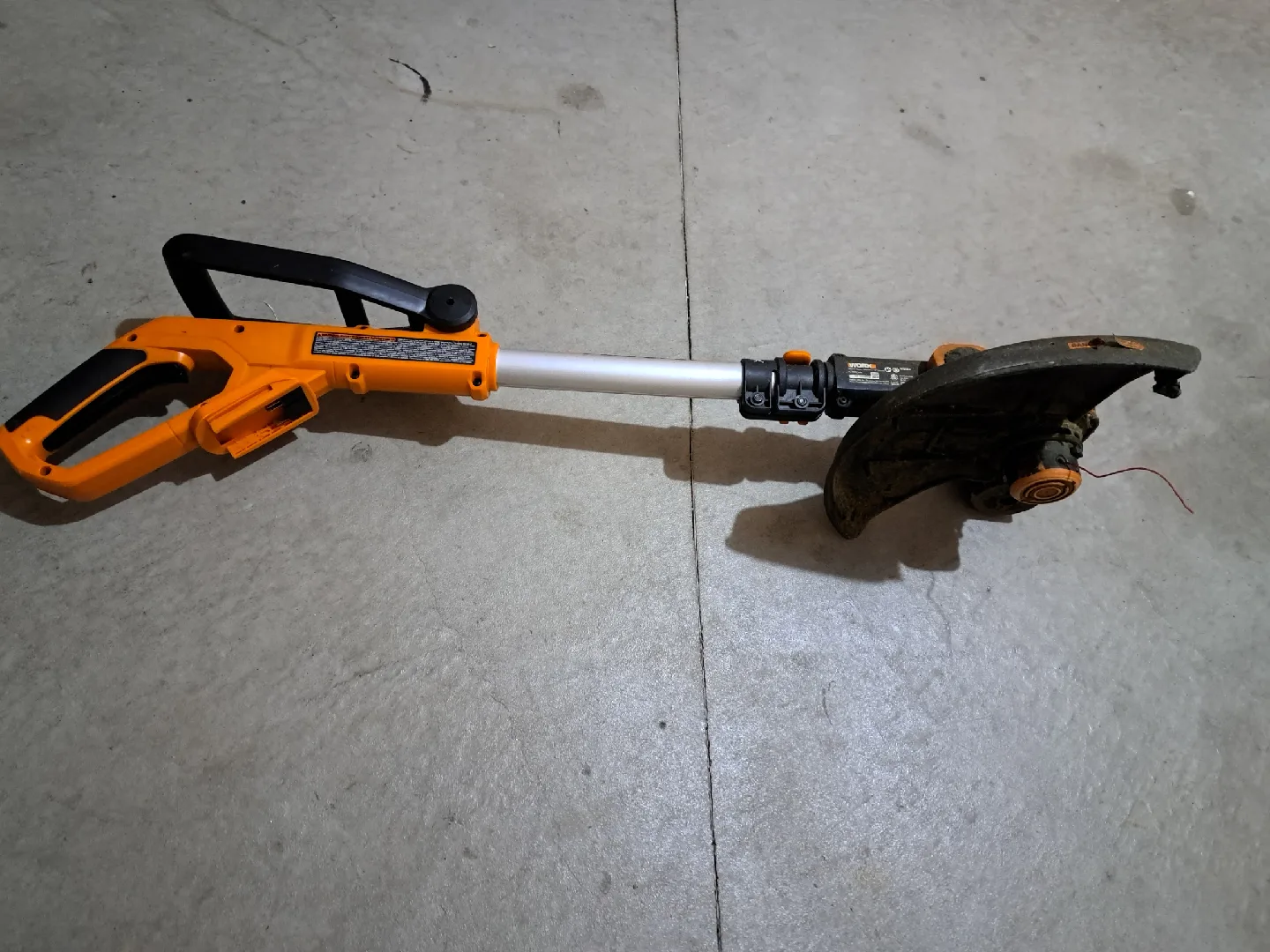 WORX Cordless Grass Trimmer/Edger w/ Battery & Charger image indicator(2)