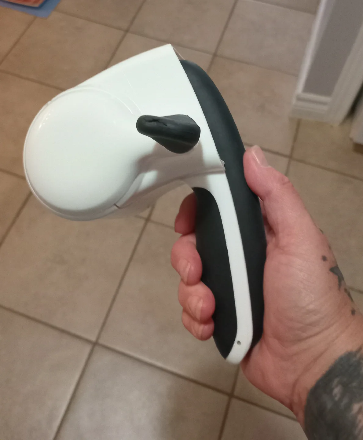 OXO Good Grips Rotary Grater image indicator(3)