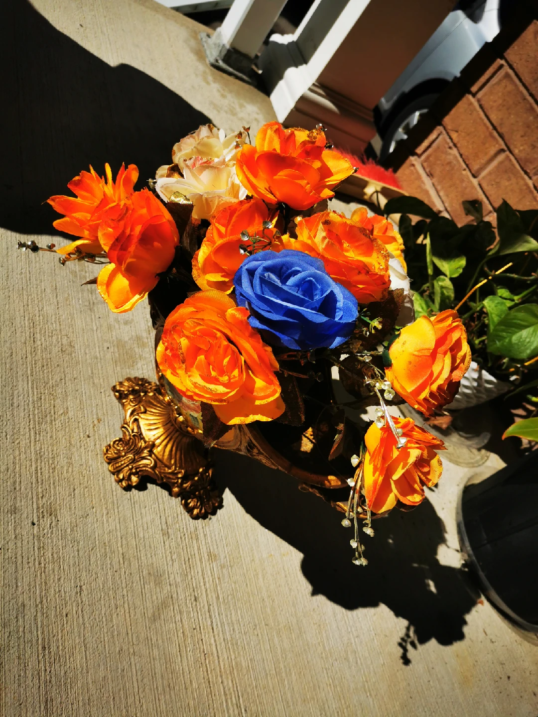 artificial flowers and vase - photo 3