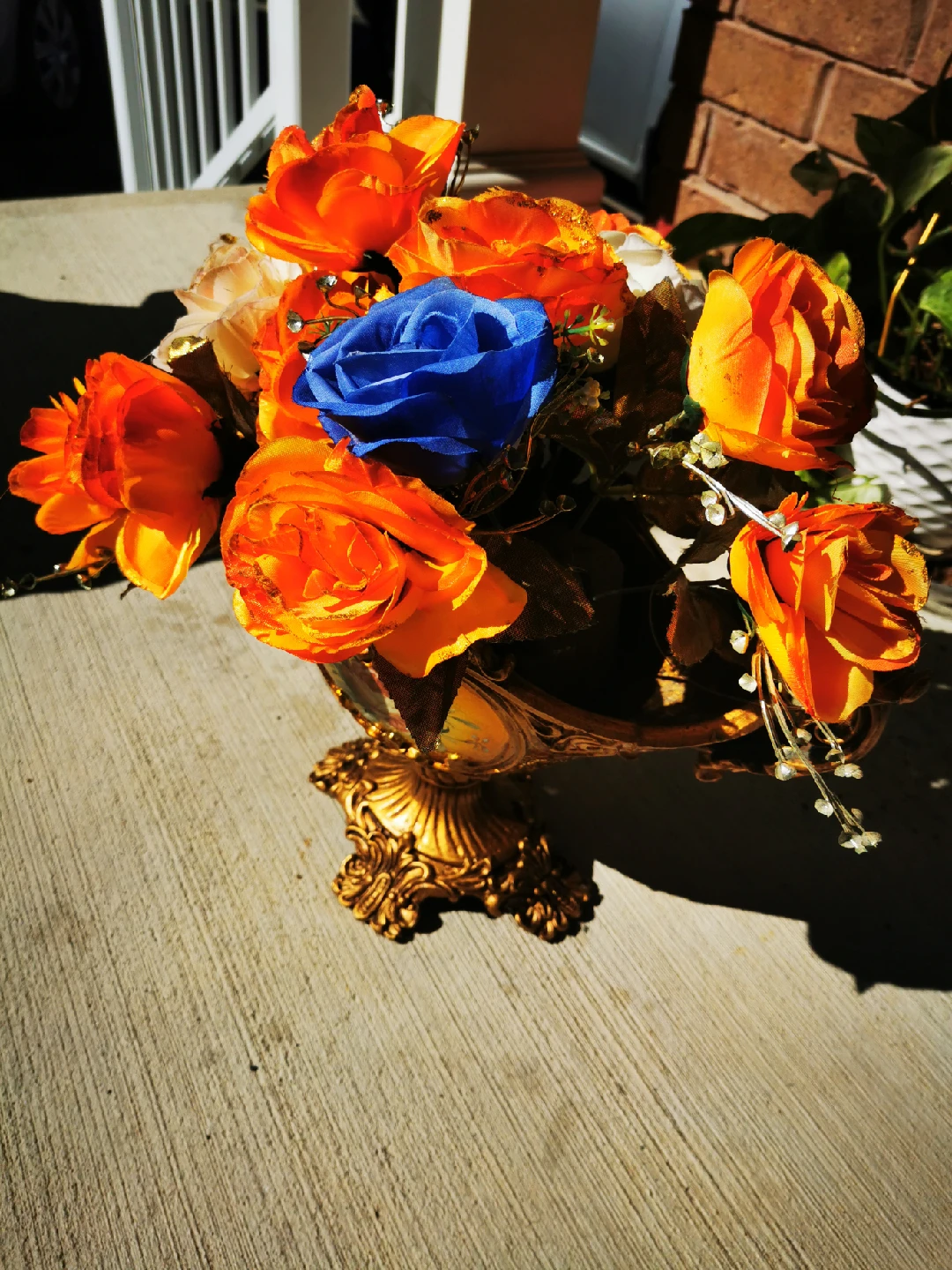artificial flowers and vase - photo 4