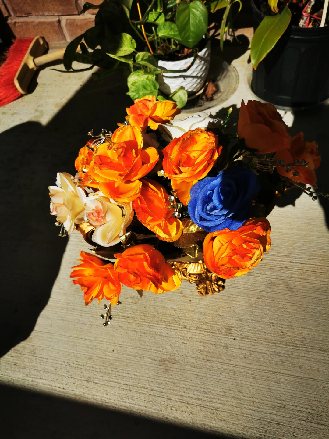 artificial flowers and vase - photo 5