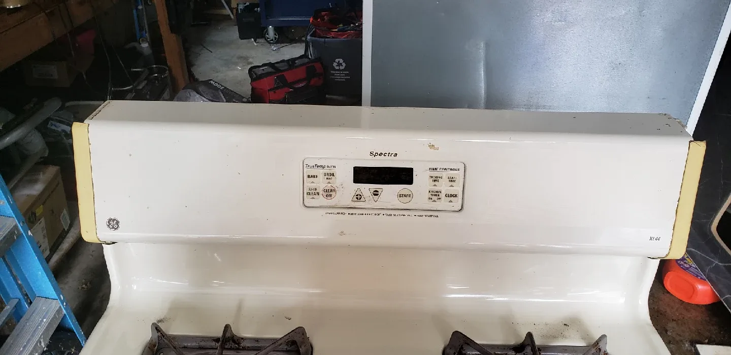 GE Spectra Extra Large Self Cleaning Oven image indicator(2)