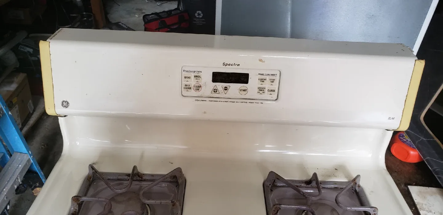 GE Spectra Extra Large Self Cleaning Oven image indicator(5)