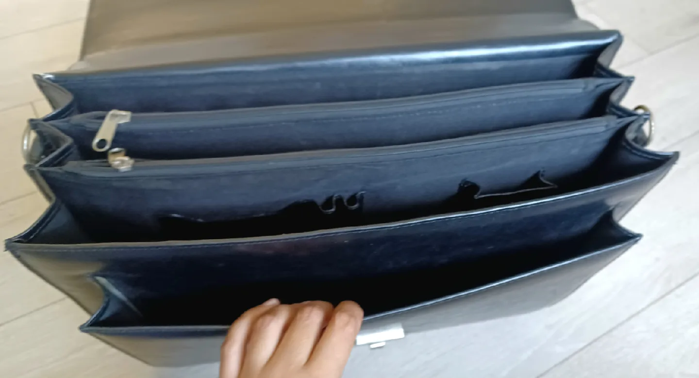 Laptop/ office leather bag image indicator(3)