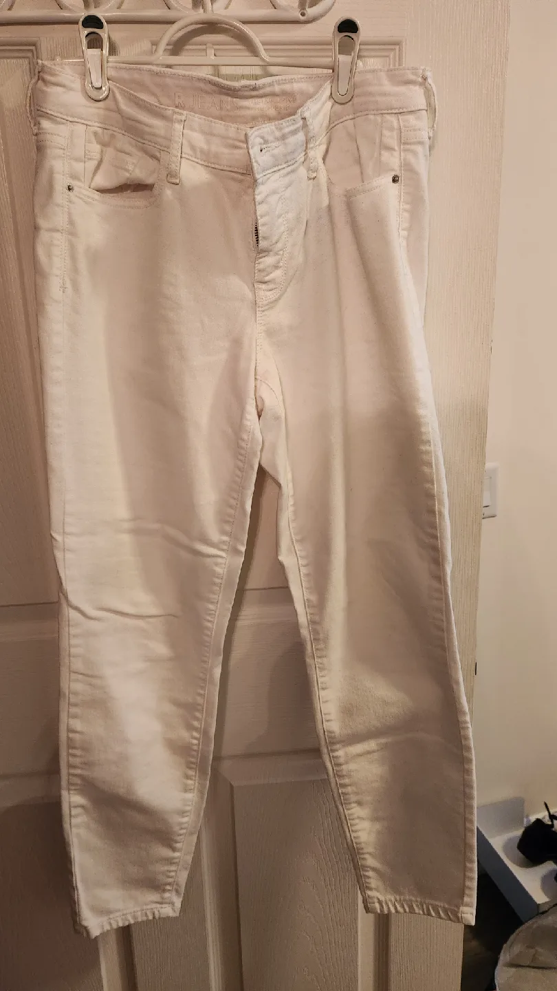 White Jeans - Size 28 thumbnail