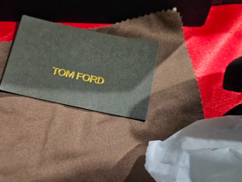 Tom Ford Sunglasses with Case image indicator(3)