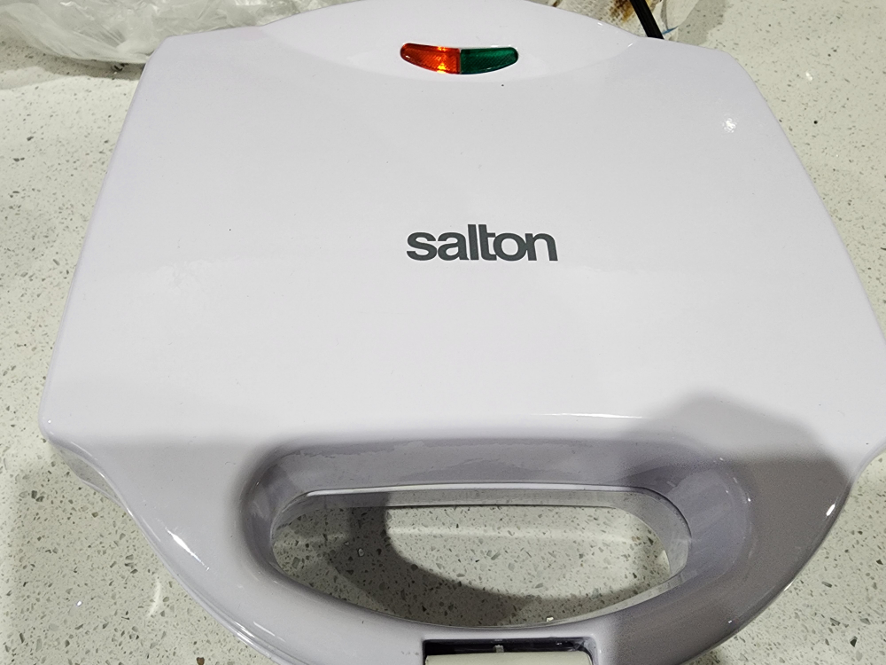 Salton Sandwich Maker - Like New! - photo 2