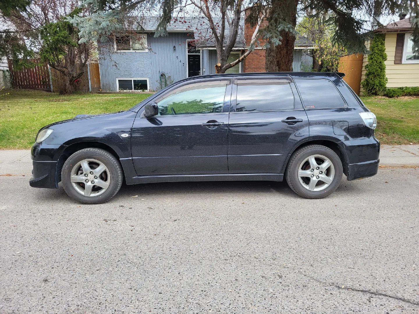 Mitsubishi Outlander Turbo SUV image indicator(7)