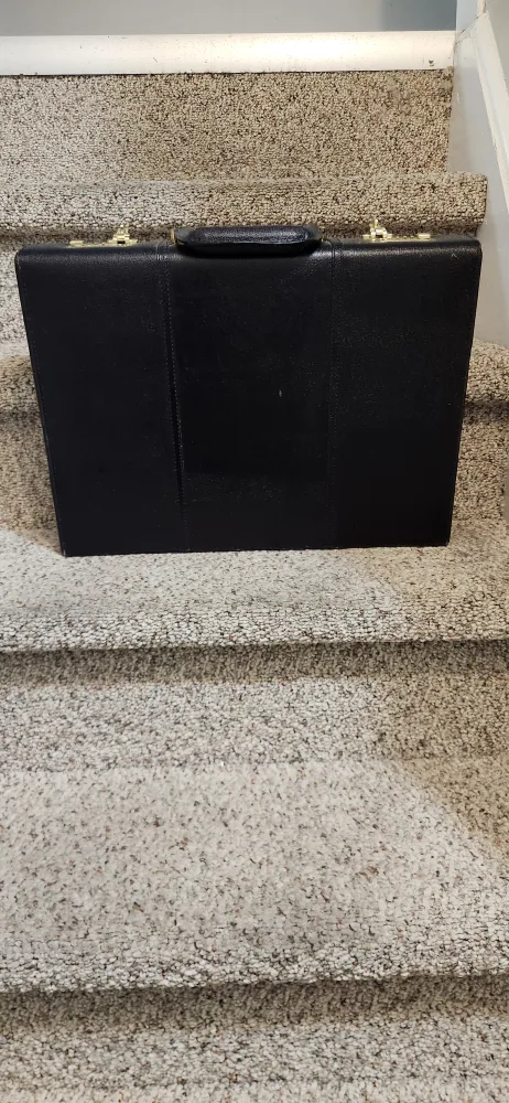 Buxton Black Leather Briefcase image indicator(4)